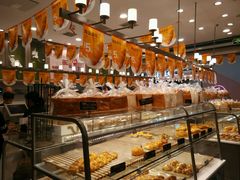 面包甜点陈列柜-面包新语(滨湖万达店)