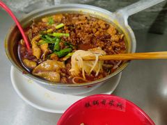 -铁锅哥米线