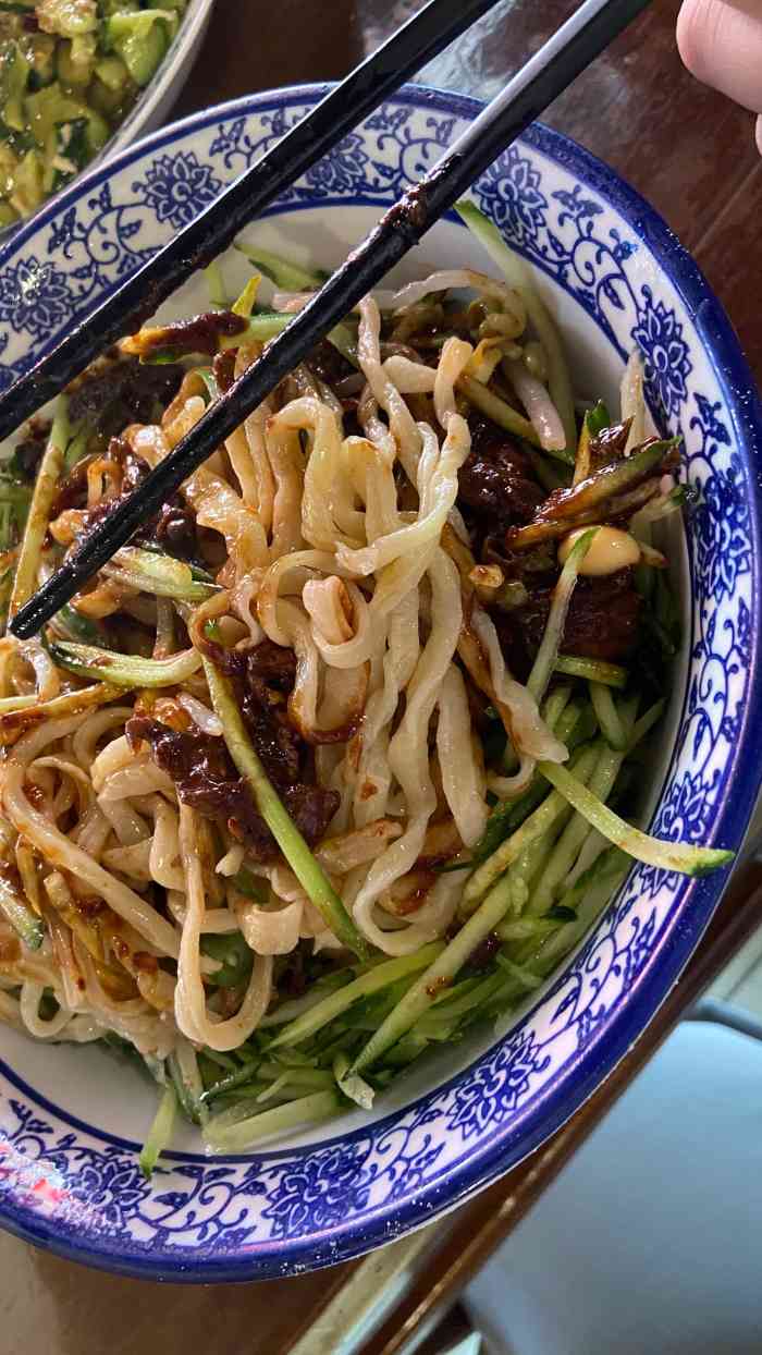 老天津卫炸酱面(华苑店)-"[薄荷]环境: 不太好停车,中午人多,但.