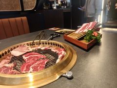 -铭牛烧肉·和牛海鲜自助(高新月牙湖店)