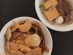 -松树干拌面店