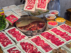 -来龍儿鲜切牛肉自助老火锅