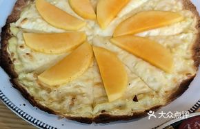 Golden Lychee Durian Mango Cheese Crisp