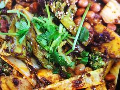 -愉肴麻辣香锅(中山路店)