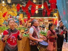 -老滇山寨•云南特色菜•地方菜•民族风情歌舞表演(金碧店)