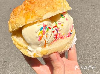 侨港这家菠萝包好吃到duò脚啊啊！