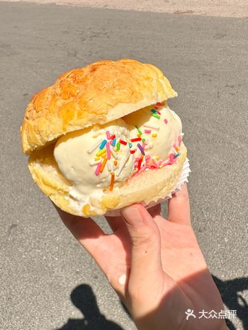 侨港这家菠萝包好吃到duò脚啊啊！