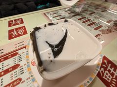 芝麻糊配豆腐花-香港華心糖水鋪(南西总店)