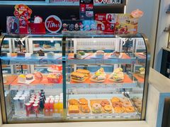 面包甜点陈列柜-Tims天好咖啡(河西万象城店)