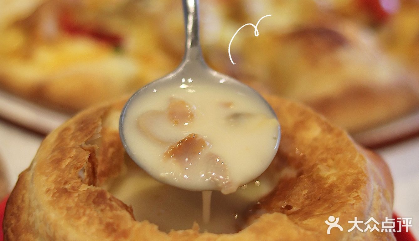 必胜客全新手拍比萨真的太顶了‼️每一块比萨都是现点现拍✔️