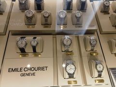 -亨吉利世界名表中心(华润万象城店)