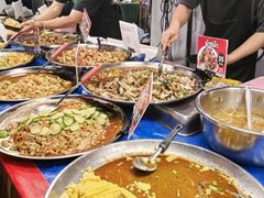 -席娜卡琳火车铁道夜市