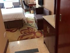 -维也纳酒店(深圳国际会展中心沙井上南店)