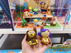 -泡泡玛特POPMART(上海环球港店)