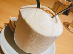 冻椰青-Lia Cafe Bar Restaurant松山咖啡屋