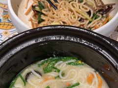 -云海肴·汽锅鸡·云南菜(天山百盛优客店)