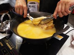 -鲜入围煮花胶鸡海鲜火锅