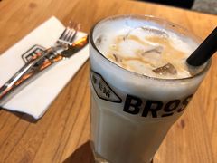 冰拿铁-Moka Bros 摩卡站(嘉华店)