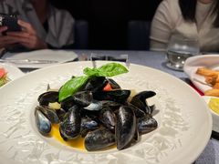 -弦月窗LUNETTE BY AMANDA(复兴路店)