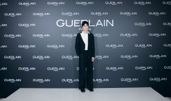 -变画·发型STUDIO