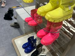 -UGG(燕莎奥特莱斯购物中心店)