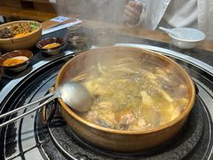 -阿山卓·野生菌火锅·纳西火塘烤肉