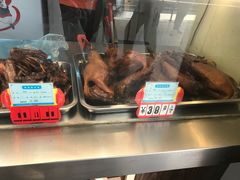 -平望服务区·停车场