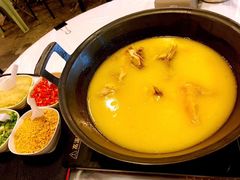 -鲜入围煮花胶鸡海鲜火锅