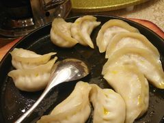 铁板多汁锅贴-伊村饭店