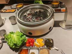 -蚂蚁洞·烤肉大营地(上海静安大悦城店)