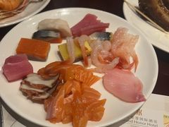 -荣誉国际酒店-云顶旋转餐厅