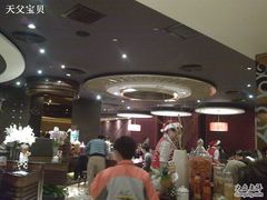 -必胜客(WOW中心城店)