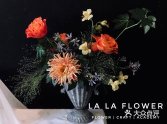 一个热爱鲜花的双鱼座姑娘的第一次作品 主题是：为国庆