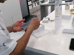 -荣耀授权专卖店(黄浦浙江中路店)