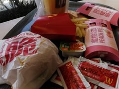 -麦当劳(展览路店)