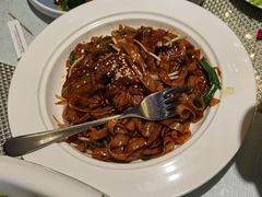 干炒牛河-新加坡瑞珍•海河观景餐厅