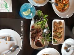 -Chom Cafe and Restaurant