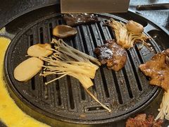 -七甲山烤肉(长白山奇石山珍根艺一条街店)