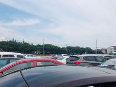 场地-新场古镇-停车场