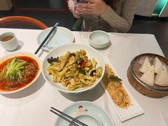 -江城小馆陕南妈妈菜·全球旅行餐厅(钟楼店)