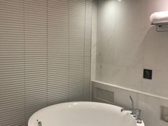 -苏州金鸡湖中茵皇冠假日酒店