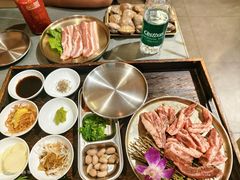 -围炉肉舍•炭烤活鳗•丹东海鲜烤肉(步行街店)