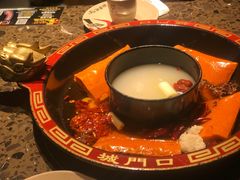 菌汤鸳鸯锅-椒香城门口重庆老火锅(宝安固戍店)