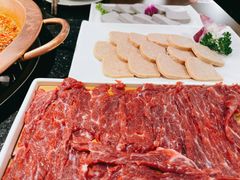 现切牛肉-山城鼎重庆老火锅(西安钟楼店)