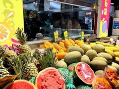 -三亚火车头万人海鲜广场