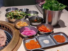 -蚂蚁洞·烤肉大营地(上海静安大悦城店)