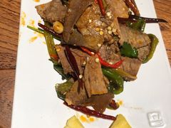 手撕美人椒拌牛肉-云海肴·汽锅鸡·云南菜(美罗城店)