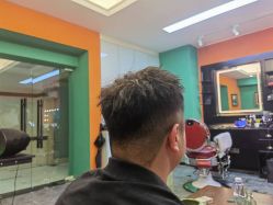-鸿運 BARBER SHOP男士理发馆