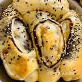 面包、锅贴、炉包、拔丝地瓜等等美食，每天都有好吃的