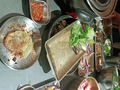 -围炉肉舍•炭烤活鳗•丹东海鲜烤肉(步行街店)